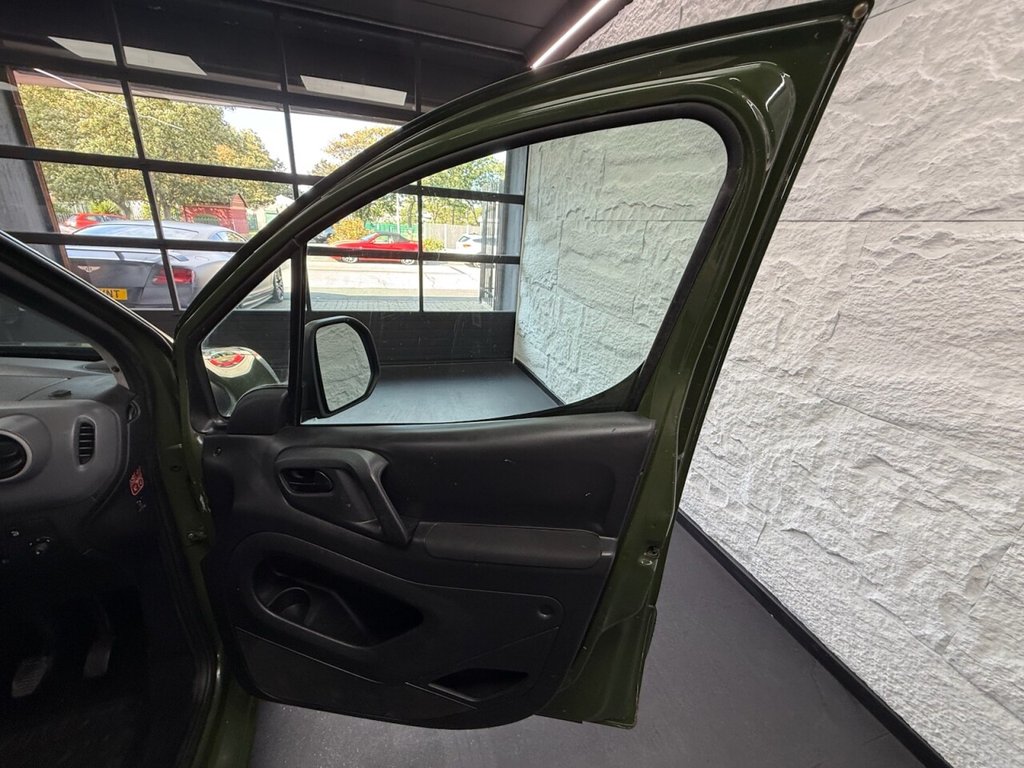 Used Citroen Berlingo 2010 for sale - 76235483: Photo 21