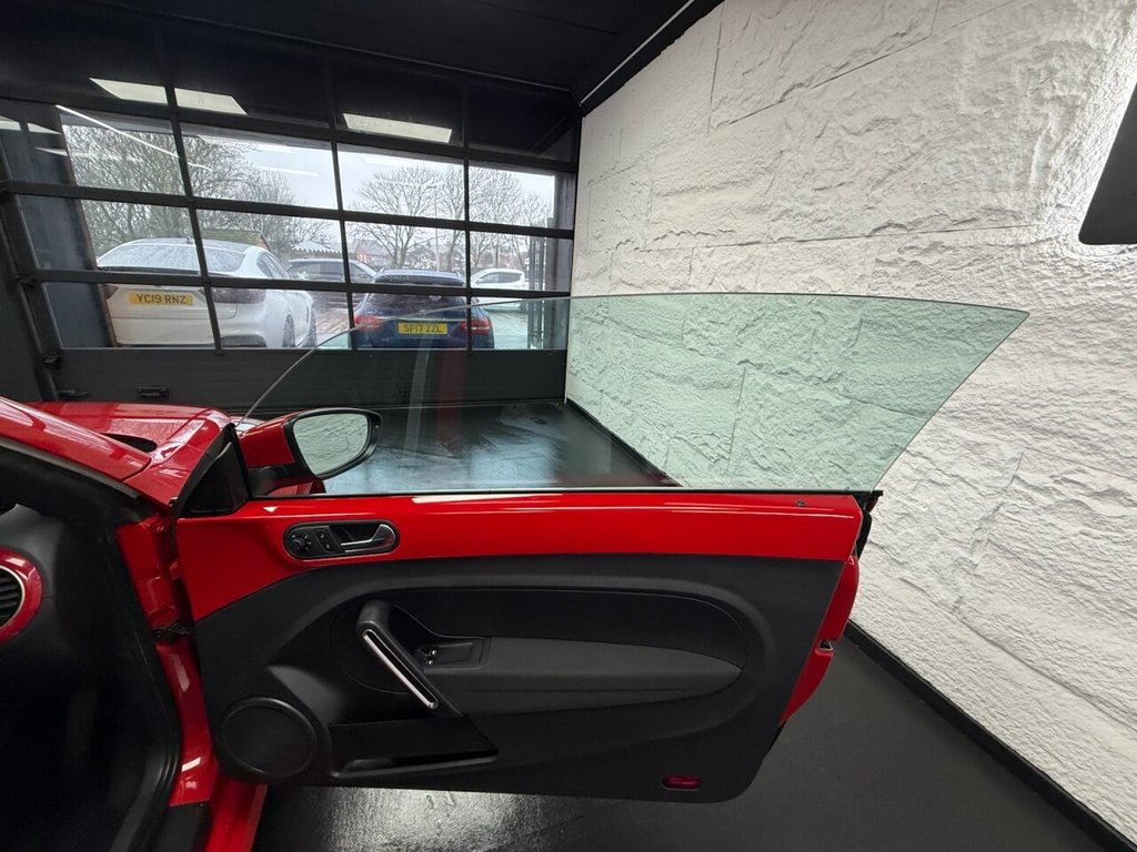 Used Volkswagen Beetle 2012 for sale - 77521209: Photo 26