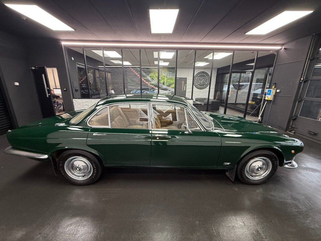 Used Jaguar 420 1972 for sale - 77250179: Photo 14