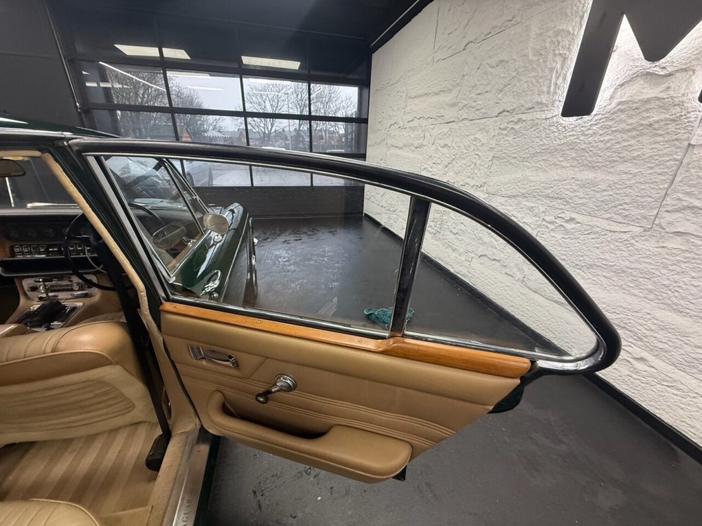 Used Jaguar 420 1972 for sale - 77250179: Photo 21