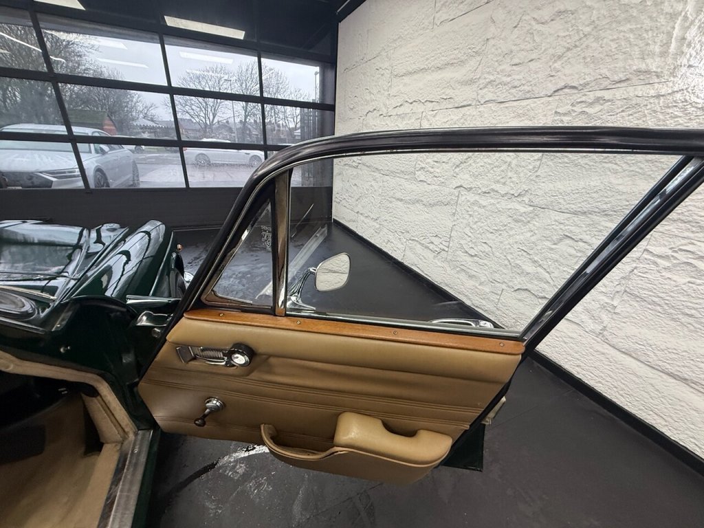 Used Jaguar 420 1972 for sale - 77250179: Photo 25