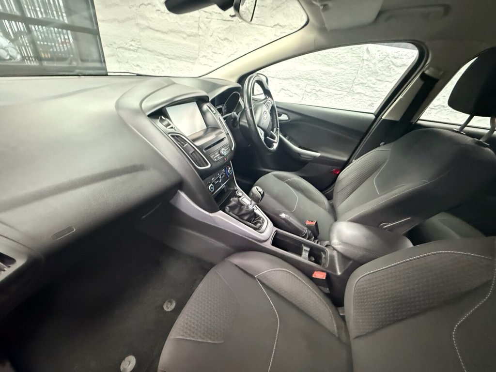 Used Ford Focus 2015 for sale - 76986119: Photo 3