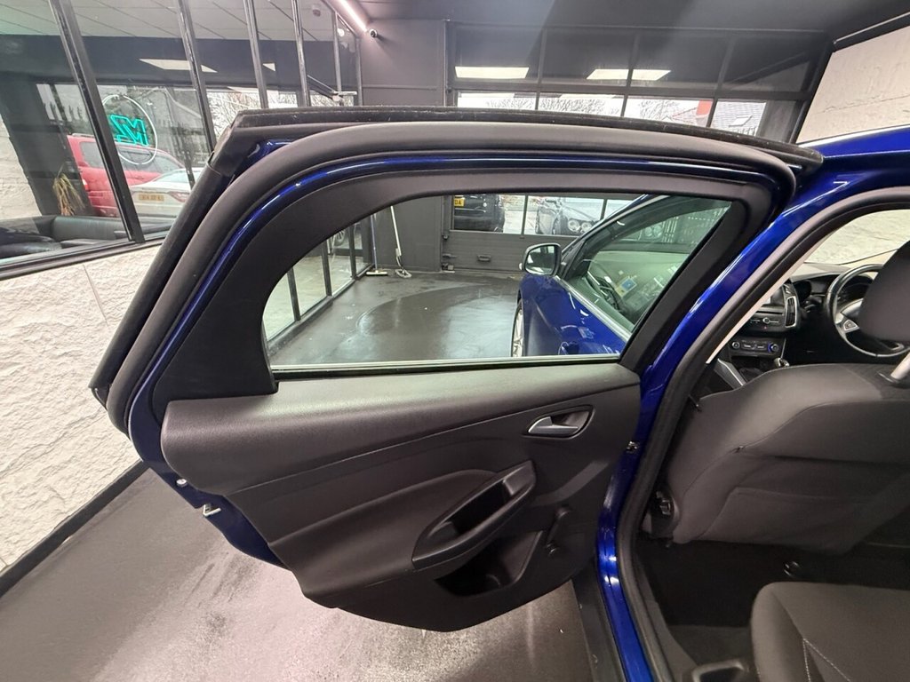 Used Ford Focus 2015 for sale - 76986119: Photo 30