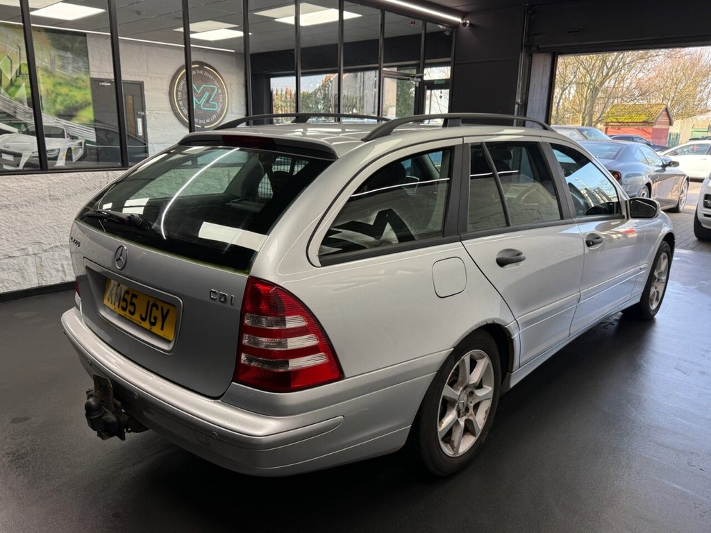 Used Mercedes-Benz C Class 2005 for sale - 77920176: Photo 12