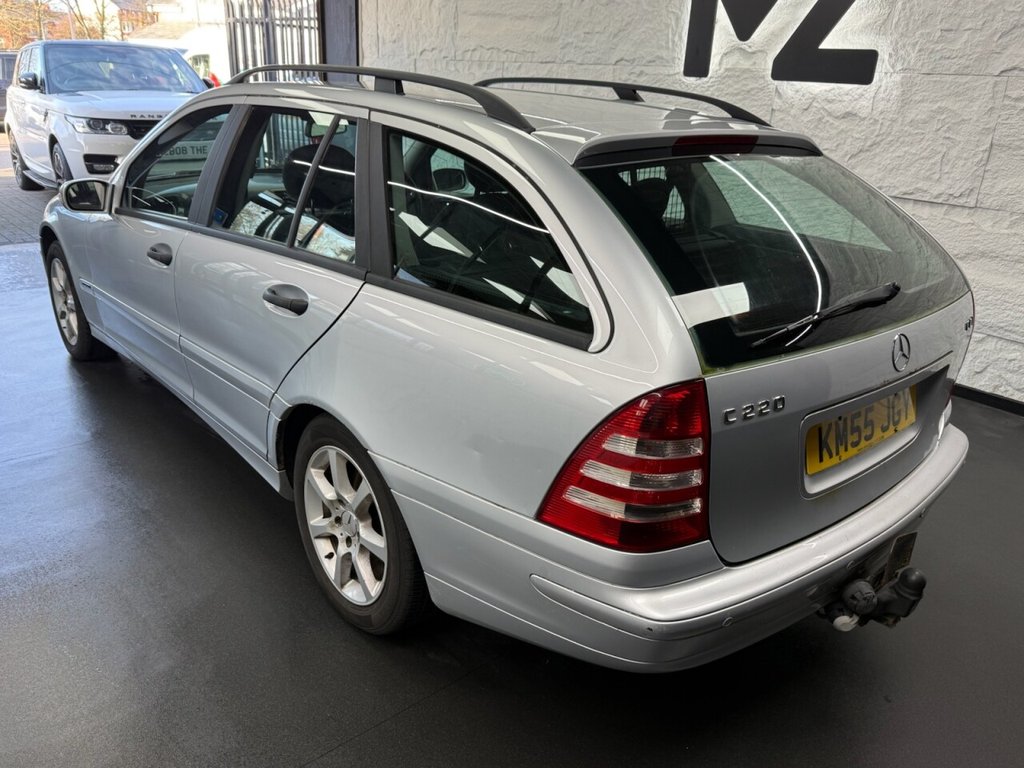 Used Mercedes-Benz C Class 2005 for sale - 77920176: Photo 16