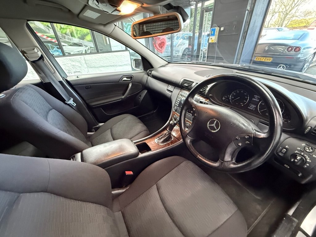 Used Mercedes-Benz C Class 2005 for sale - 77920176: Photo 5