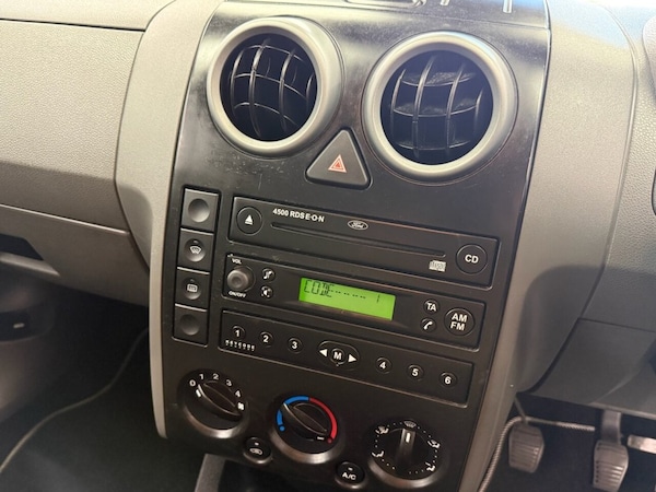 Used Ford Fusion 2003 for sale - 76069193: Photo 11