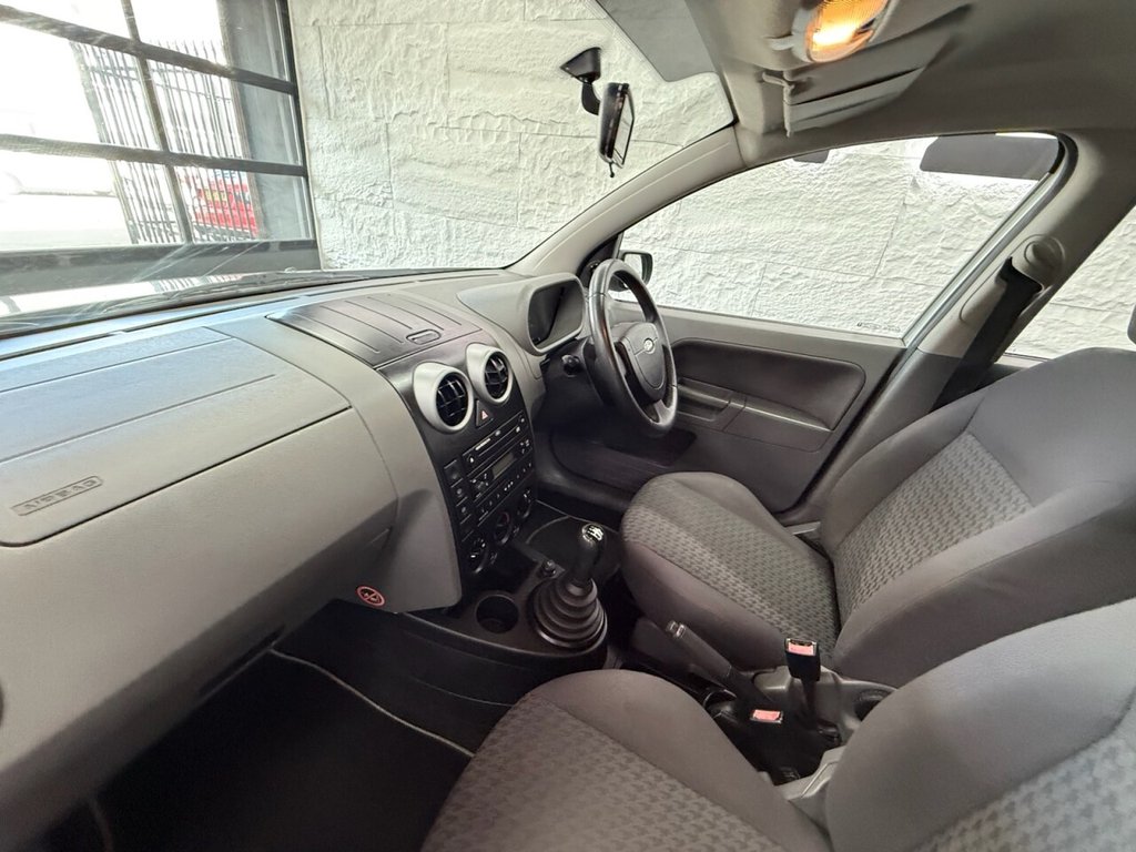 Used Ford Fusion 2003 for sale - 76069193: Photo 29