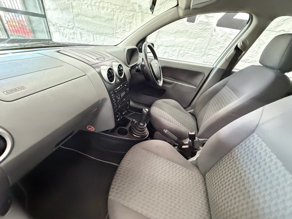 Used Ford Fusion 2003 for sale - 76069193: Photo 31