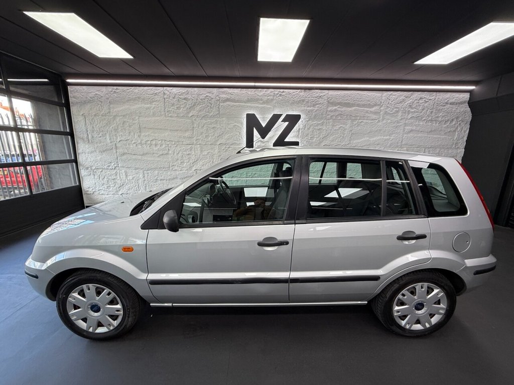 Used Ford Fusion 2003 for sale - 76069193: Photo 4