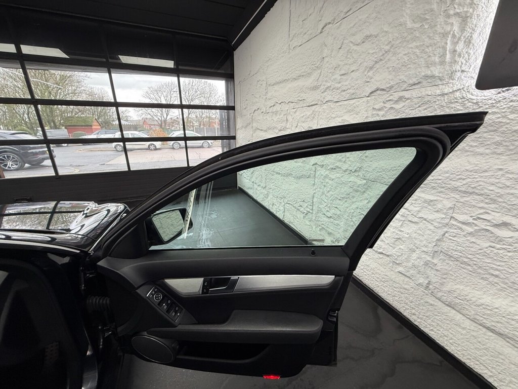 Used Mercedes-Benz C Class 2013 for sale - 76546594: Photo 23
