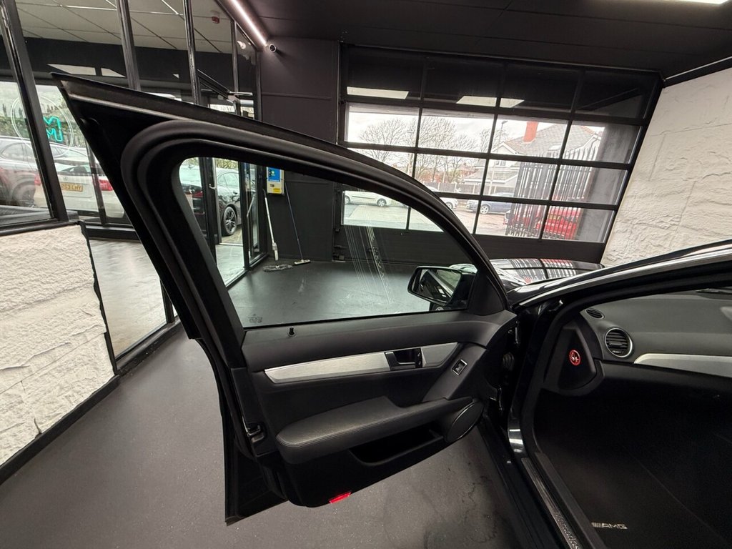 Used Mercedes-Benz C Class 2013 for sale - 76546594: Photo 29