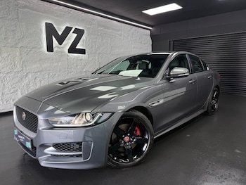 Used Jaguar XE 2015 for sale - 78082297: Photo