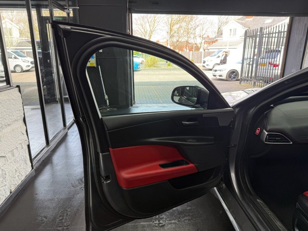 Used Jaguar XE 2015 for sale - 78082297: Photo 22