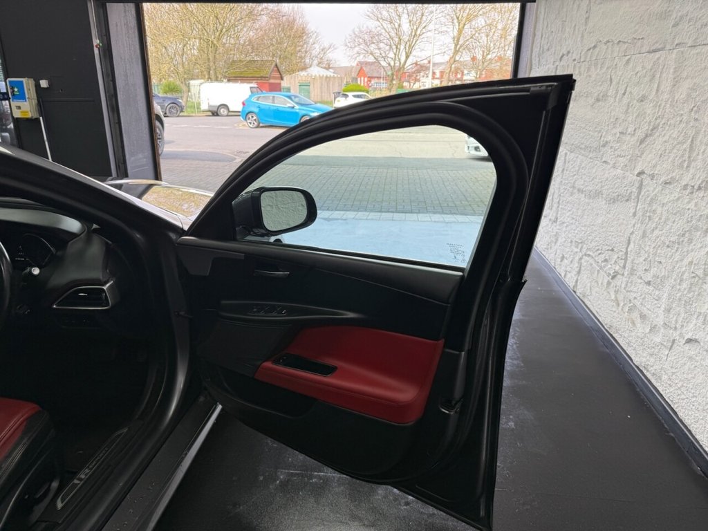 Used Jaguar XE 2015 for sale - 78082297: Photo 25