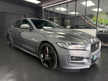 Used Jaguar XE 2015 for sale - 78082297: Photo