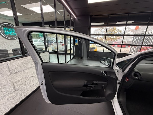 Used Vauxhall Corsa 2015 for sale - 76210334: Photo 17