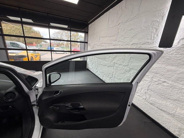 Used Vauxhall Corsa 2015 for sale - 76210334: Photo 21
