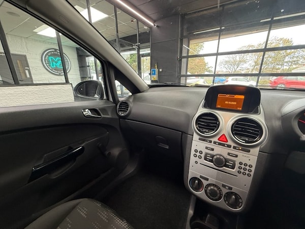 Used Vauxhall Corsa 2015 for sale - 76210334: Photo 24