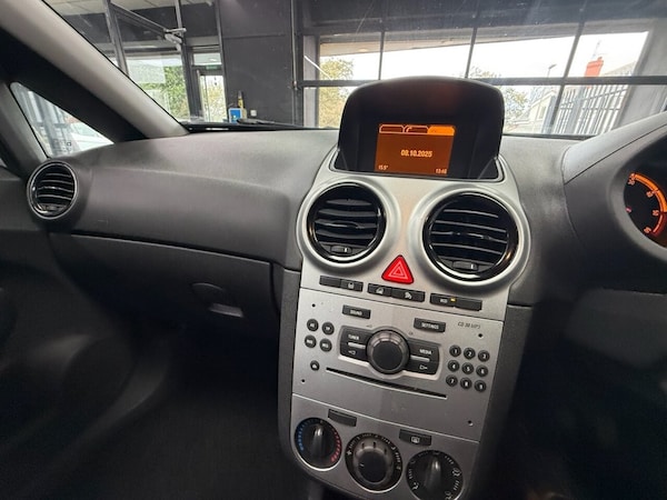 Used Vauxhall Corsa 2015 for sale - 76210334: Photo 25