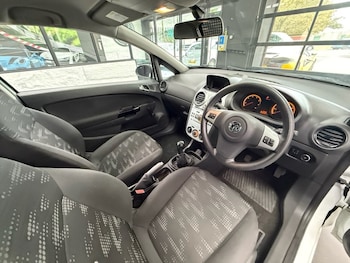 Used Vauxhall Corsa 2015 for sale - 76210334: Photo 3