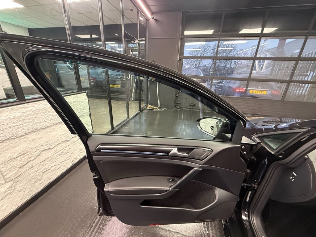 Used Volkswagen Golf 2019 for sale - 77521227: Photo 30