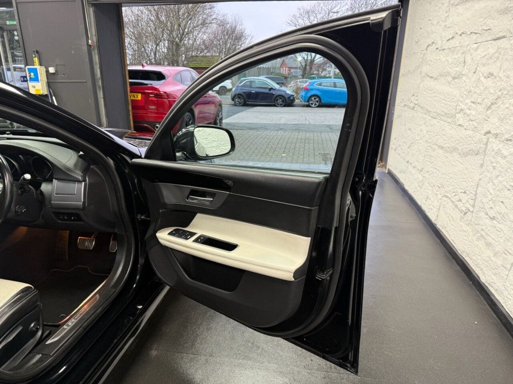 Used Jaguar XF 2017 for sale - 77608678: Photo 25