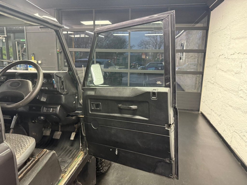 Used Land Rover Defender 2004 for sale - 76751415: Photo 13