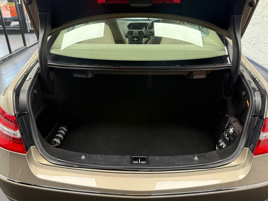 Used Mercedes-Benz E Class 2009 for sale - 77547352: Photo 12