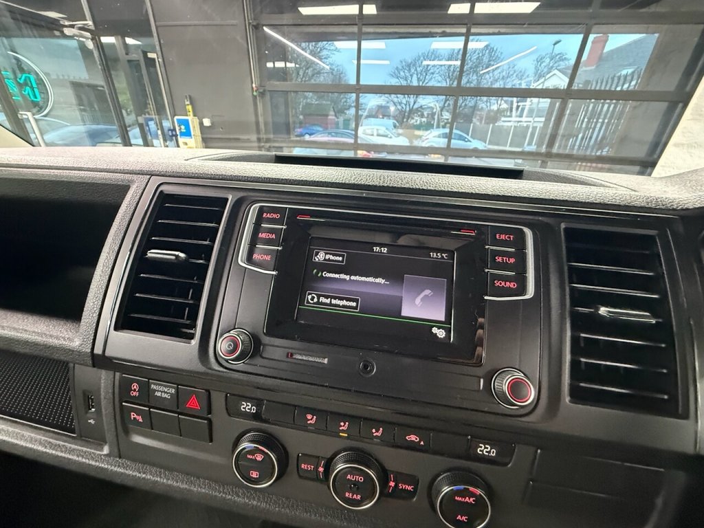 Used Volkswagen Transporter Shuttle 2017 for sale - 76698261: Photo 11