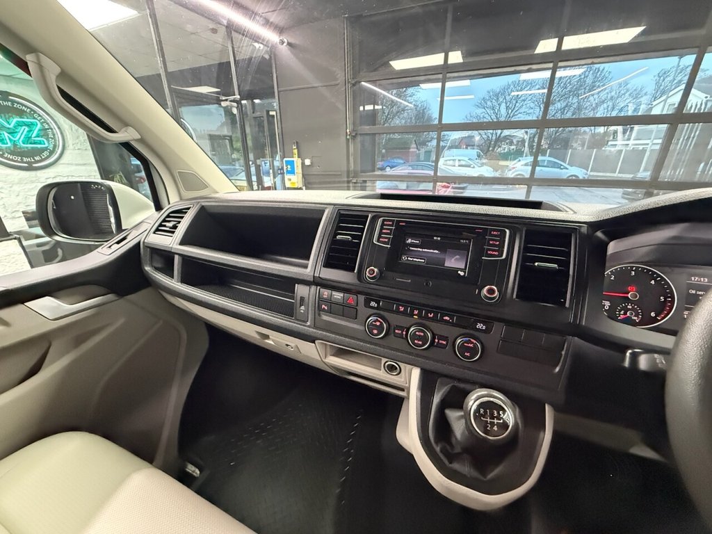 Used Volkswagen Transporter Shuttle 2017 for sale - 76698261: Photo 19