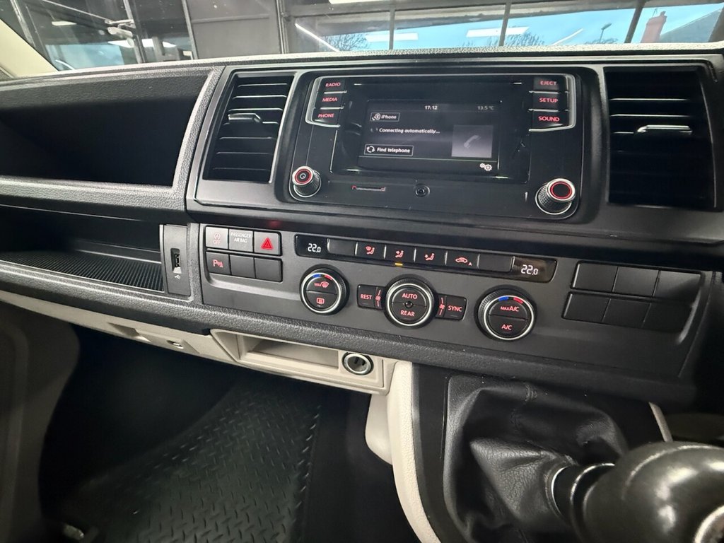 Used Volkswagen Transporter Shuttle 2017 for sale - 76698261: Photo 21