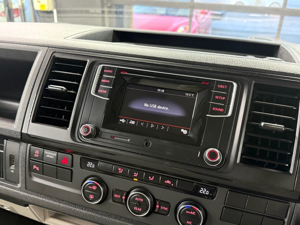 Used Volkswagen Transporter Shuttle 2017 for sale - 76698261: Photo 22