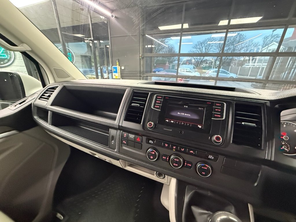 Used Volkswagen Transporter Shuttle 2017 for sale - 76698261: Photo 23