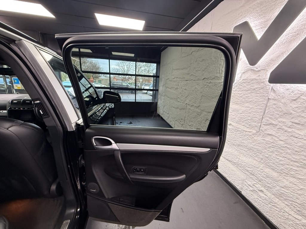 Used Porsche Cayenne 2004 for sale - 77121817: Photo 28