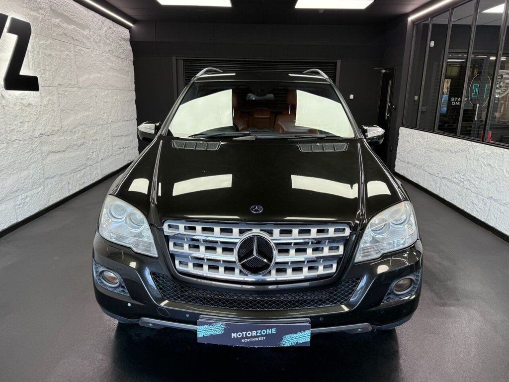 Used Mercedes-Benz M Class 2010 for sale - 76632261: Photo 2