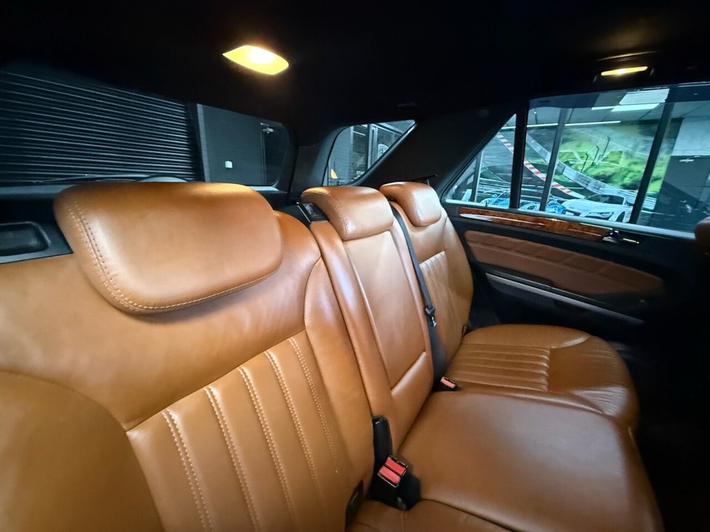 Used Mercedes-Benz M Class 2010 for sale - 76632261: Photo 6