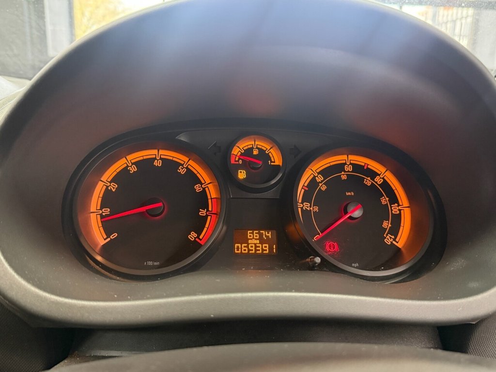 Used Vauxhall Corsa 2014 for sale - 76356622: Photo 11