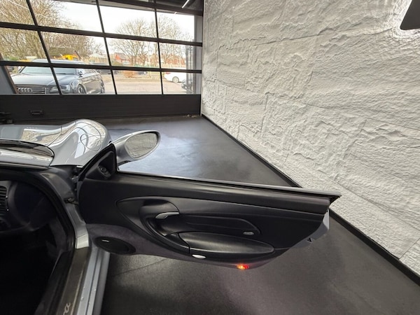 Used Porsche 911 2004 for sale - 76235337: Photo 29
