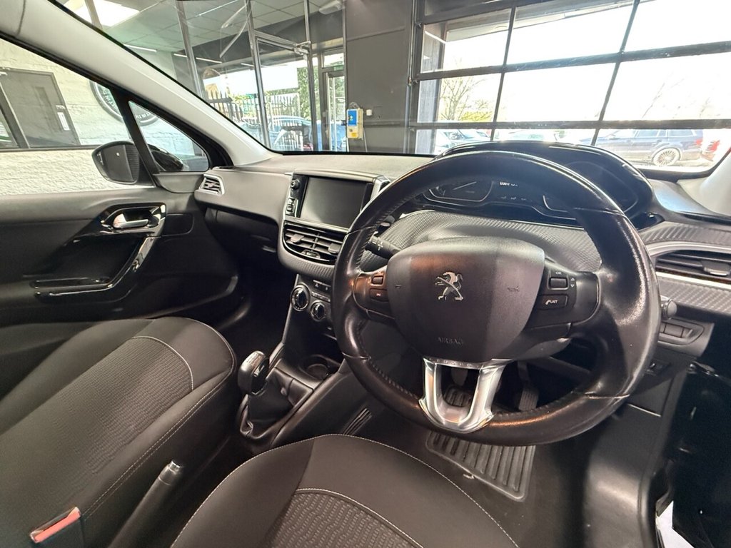 Used Peugeot 208 2017 for sale - 77919909: Photo 5