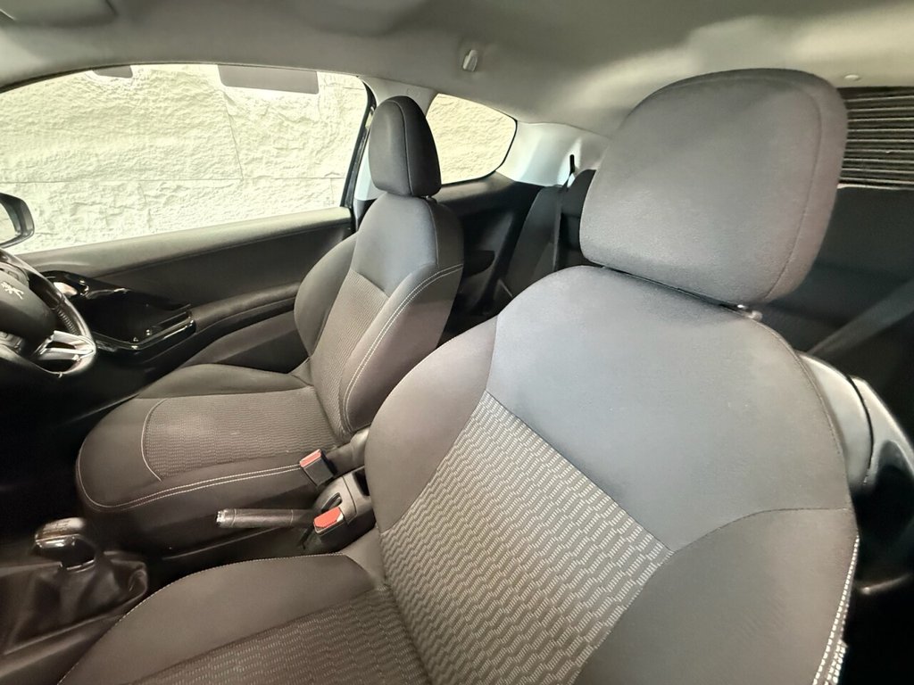 Used Peugeot 208 2017 for sale - 77919909: Photo 7