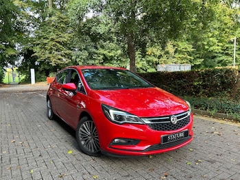 2018 (68) - 1.6T 16V 200 Elite Nav 5dr