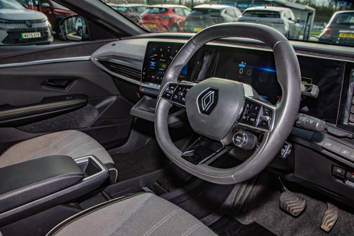 Used Renault Megane E Tech 2023 for sale - 76984566: Photo 11