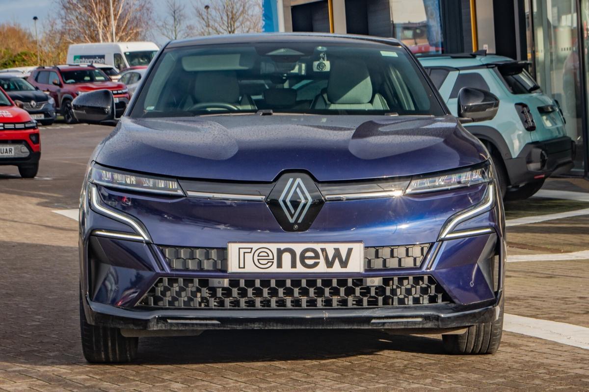 Used Renault Megane E Tech 2023 for sale - 76984566: Photo 2