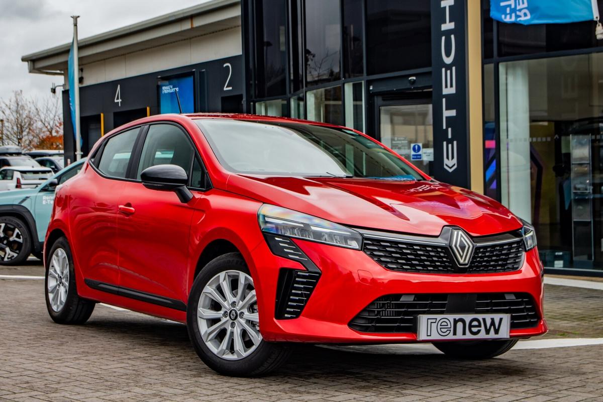 Used Renault Clio 2025 for sale - 76679447: Photo 1