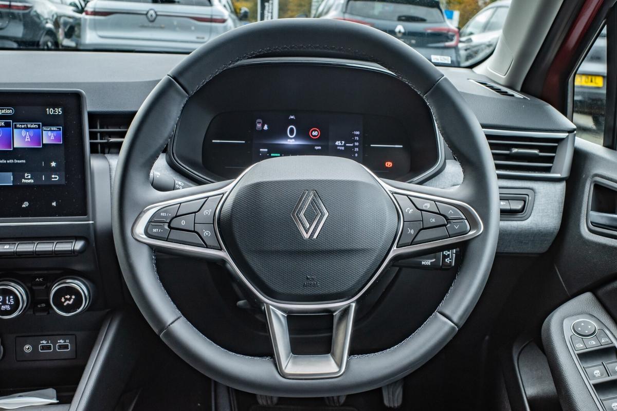 Used Renault Clio 2025 for sale - 76679447: Photo 11