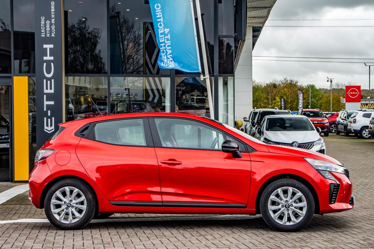 Used Renault Clio 2025 for sale - 76679447: Photo 3