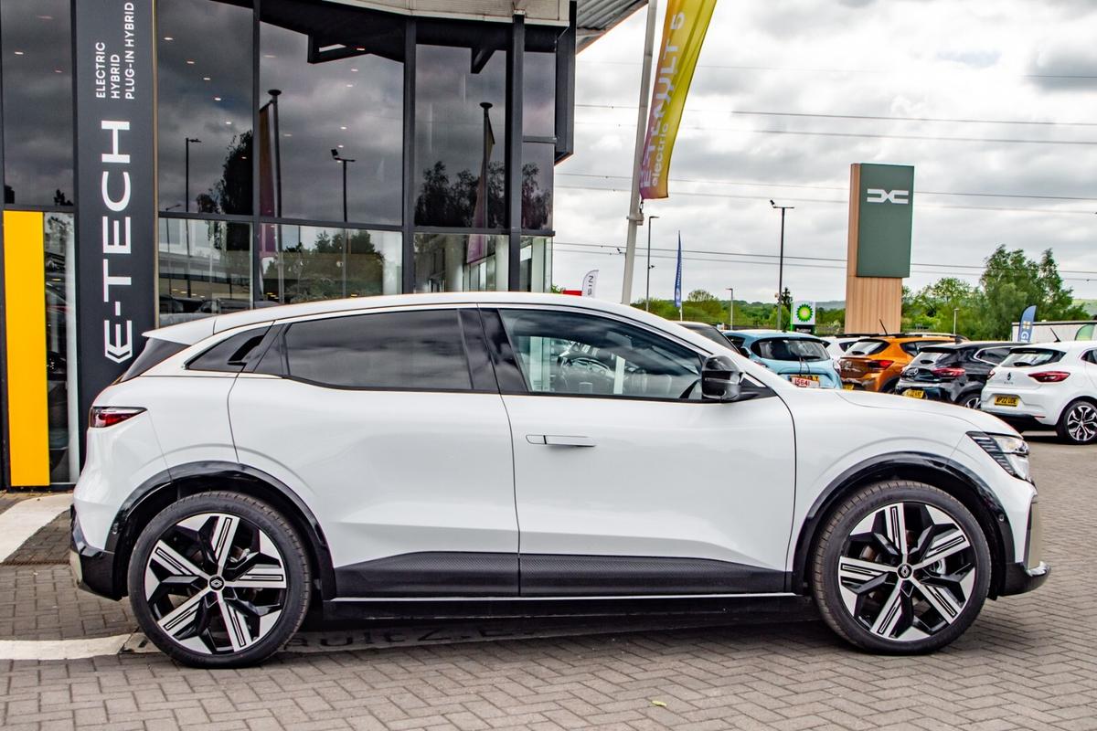 Used Renault Megane E Tech 2025 for sale - 77542122: Photo 2