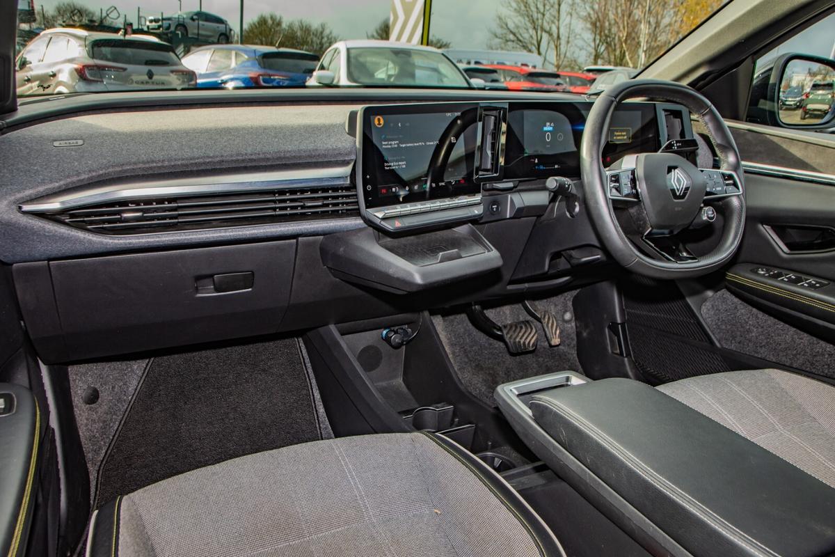 Used Renault Megane E Tech 2023 for sale - 77542112: Photo 9