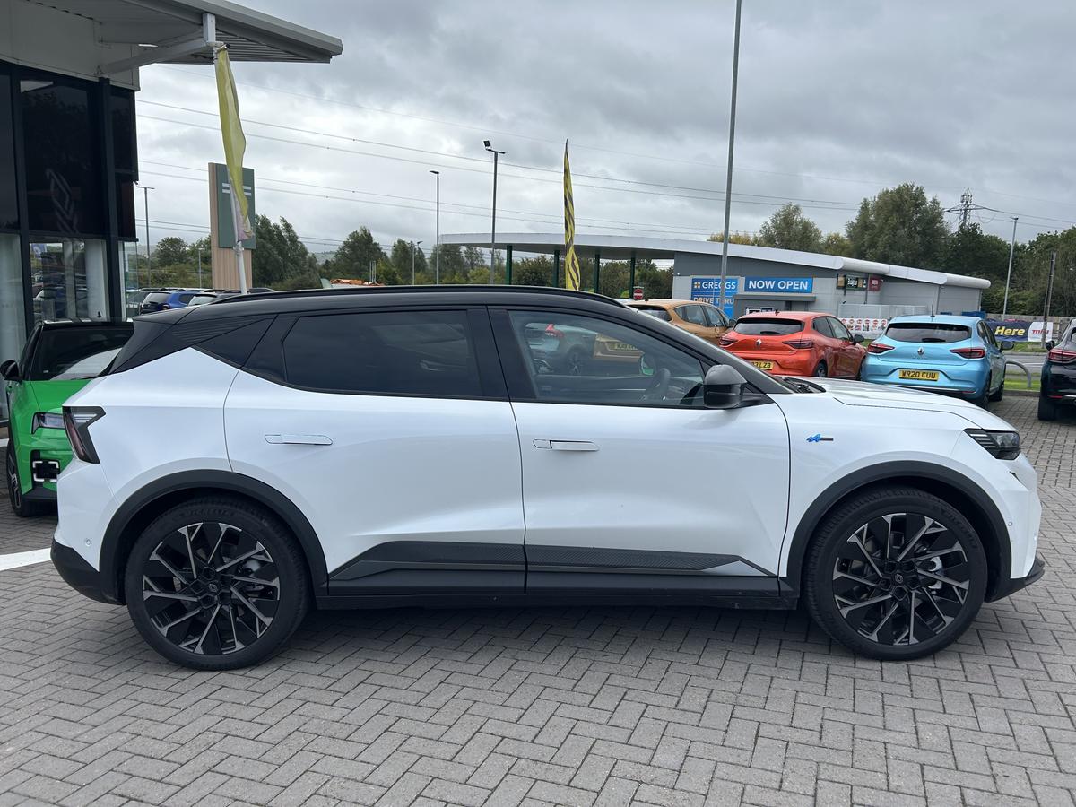 Used Renault Scenic E-Tech 2025 for sale - 76679409: Photo 3